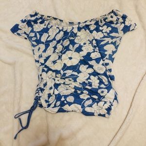 AMERICAN EAGLE blue floral off the shoulder top